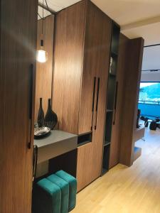 Luxury Panoramic Apartment Free Parking Fireplace