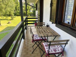 Casa Nico vicino a Cavalese con terrazzo ideale per 2-3 ospiti