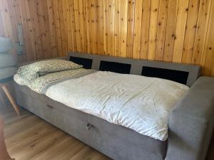 Casa Nico vicino a Cavalese con terrazzo ideale per 2-3 ospiti