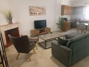 Aura Ionis spacious house with amazing views