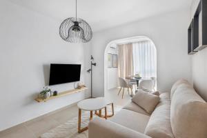 1BDR Studio 150m from Sea with Workspace