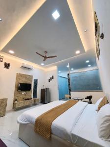 Orange Villa