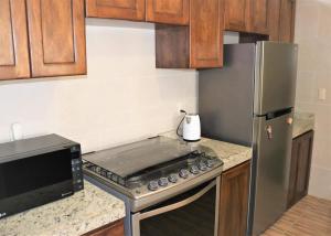 Oceanfront 2BR Pool Palapa & Steps to Beach