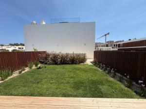 Issacs Place