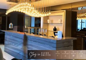 Eleve Suites Family Room - Sleeps 5 Pool Access