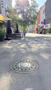Zentrum Apartments Prime Location - Near Metro 24h Self Check-in, 65 Smart TV