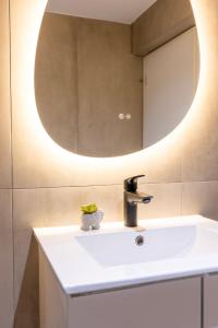 Jay-Z Modern Studio Close to Gazi & Monastiraki