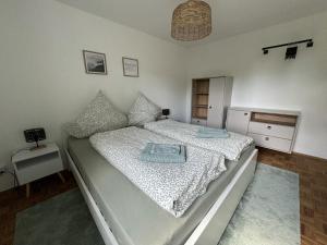 StayinDresden de Stadtrückzug mit Kingsize-Bett