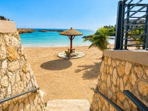 Ocho Rios Private Beach 2 Pools 2 Suites 3 Balconies