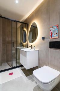 Juno Modern Studio with Balcony & Close to Monastiraki