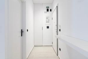 Juno Modern Studio with Balcony & Close to Monastiraki