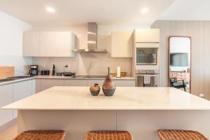 BRAND NEW! Stylish Stay in Vermare C7