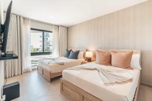 BRAND NEW! Stylish Stay in Vermare C7