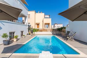 Villa Gagra - Villa by the Sea with a Private Pool