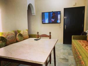 3 Zimmer Apartment Terasse und Pool