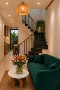 Hometay trung kiên