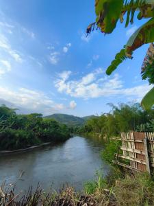 Country house with a pool and access to a river