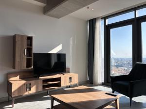 Luxury Studio on the 19th Floor Queen Bomonti