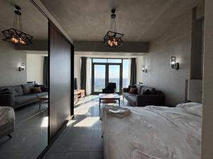 Luxury Studio on the 19th Floor Queen Bomonti