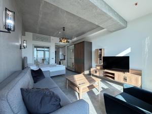 Luxury Studio on the 19th Floor Queen Bomonti