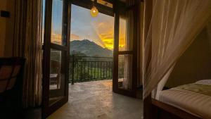 Ella Scenic Heights