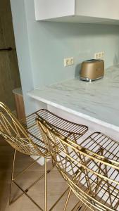 Villa Westerstraat, Cozy Beachside Getaway with Sauna, outside area and parking spot