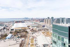 Bright Downtown 1BR Dedicated Workspace 55 TV