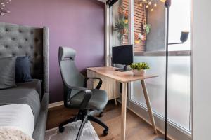 Bright Downtown 1BR Dedicated Workspace 55 TV