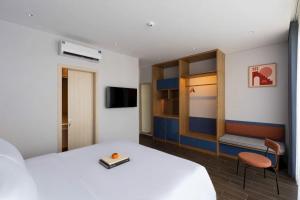 Top Floor Bedroom Privacy Vibe