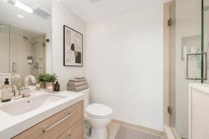 Premium 3BR Condo Downtown Vancouver Gem
