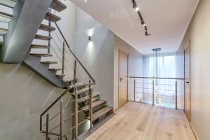 Imanta Garden - Modern City Villas with Private Parking, Garden & BBQ