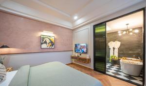 Solace Roots - Arjun Marg & Golf Course Road