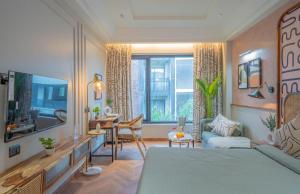 Solace Roots - Arjun Marg & Golf Course Road