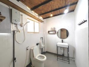 Central Apartment, Linh House
