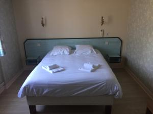 Hotels Le Lanthenay : Chambre Triple