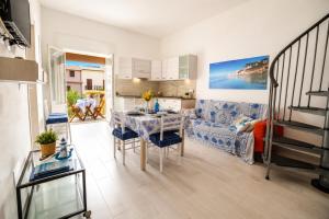 Follow The Sun Casa fronte mare