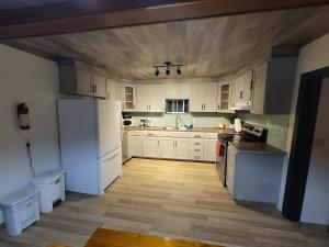 Lions Head Getaway with Fire Pit & Outdoor Space