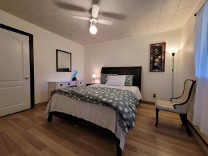 Lions Head Getaway with Fire Pit & Outdoor Space