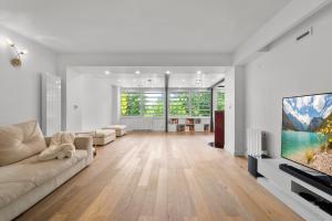 Villa 5 étoiles avec piscine intérieure et vue Tour Eiffel
