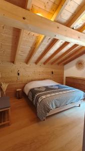 Chalet recent , 5 min télésiège de la Roche, virage 12