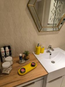Przytulny apartament z ogródkiem
