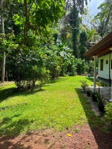 Sameera Guest House Midigama