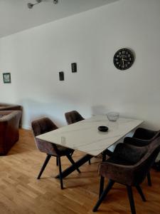 St Duke Residence - Modern One Bedroom Apartment With Terrace