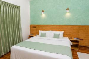 Turtle Maldives - Your Gateway to the Beach & Marine Adventures Await!
