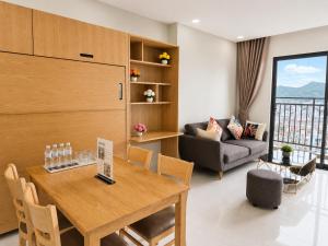 DQua Luxury 2-Bedroom Apartment Nha Trang by Hai