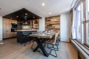 ARC 1800 double duplex de haut standing