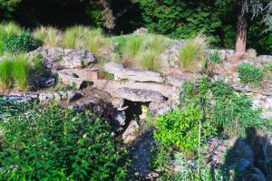 Sleeps 7 | 4BR Bungalow | Garden, BBQ & Gym