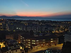 Estudio I vistas mar, cerca tren y Malaga