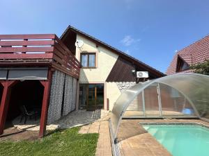 Chalet Parížovce with swimming pool and mountain views