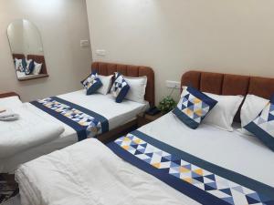 Hotel G17 Dhamnod